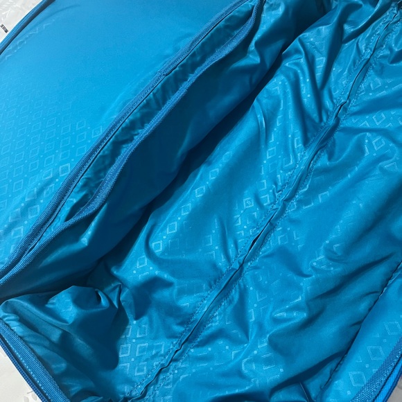 Vera Bradley Blue and Pink Travel Bag with Paisley Design - Picture 5 of 5